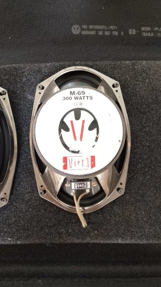 Bandeja maletero Golf 4 con altavoces