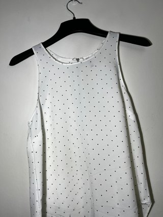 Blusa Stradivarius lunares sin mangas Talla L