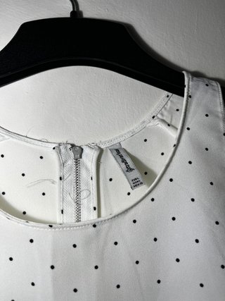 Blusa Stradivarius lunares sin mangas Talla L