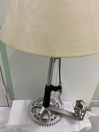 Lámpara de sobremesa diseño bicicleta