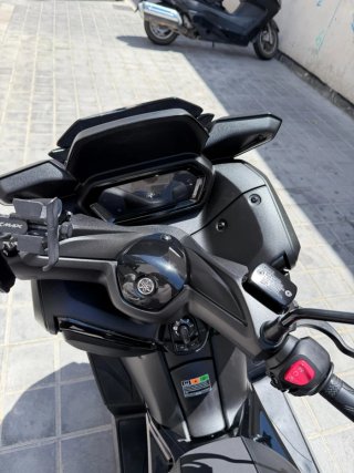 Yamaha Xmax Negra
