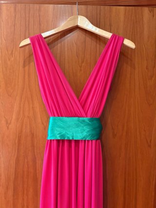 Vestido largo fiesta rosa con cibturón verde