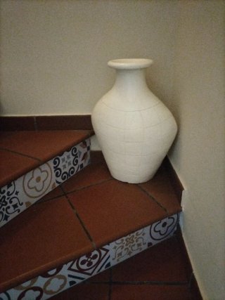 Juego 2 jarrones blancos decorativos