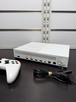 Xbox One S Bianca + Controller