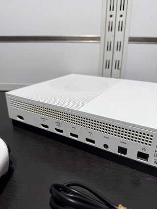Xbox One S Bianca + Controller