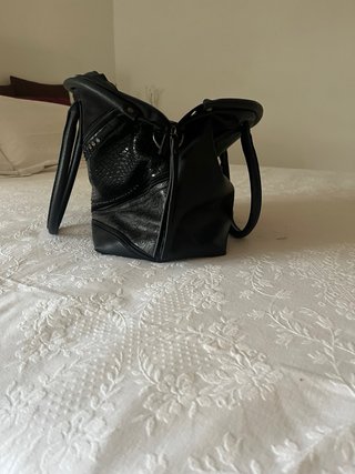 Borsa bauletto nera con tracolla