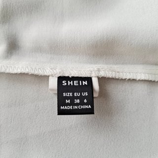Top Shein blanco con tirantes de encaje
