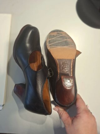 Zapatos de flamenco negros con hebilla