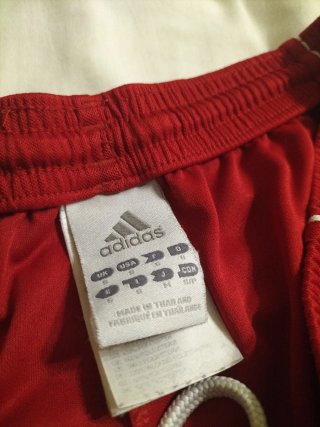 Camiseta Adidas Roja con Rayas Blancas