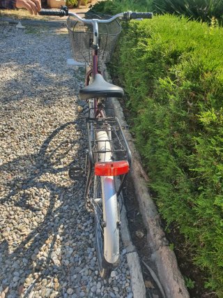 Bicicleta urbana con cesta