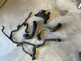 Piezas BMW E39 Manguitos y Soporte
