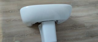 Lavabo de cerámica blanco