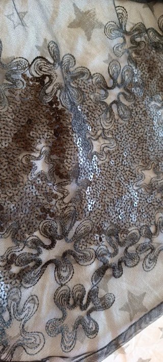 Vestido negro corto con lentejuelas