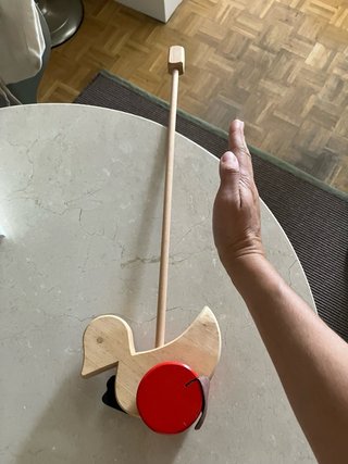 Pato de madera para empujar