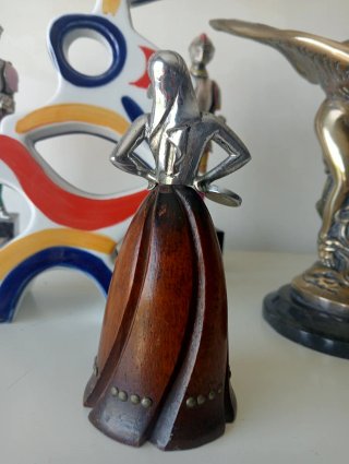 Figura Art Decó Mujer