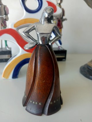 Figura Art Decó Mujer