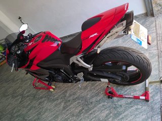 Honda CBR 600 RR Roja y Negra