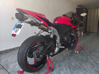 Honda CBR 600 RR Roja y Negra