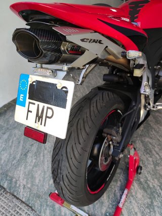 Honda CBR 600 RR Roja y Negra