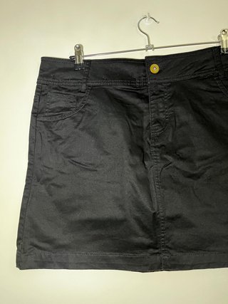 Falda Zara corta negra Talla 42