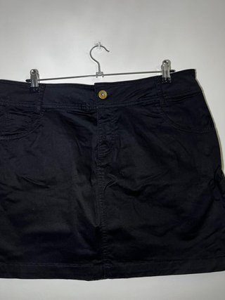 Falda Zara corta negra Talla 42