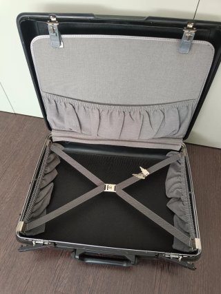 Maleta Samsonite pequeña negra