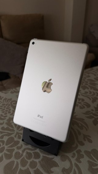 iPad Mini 4 16GB Argento
