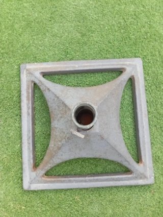 Base para sombrilla de hierro