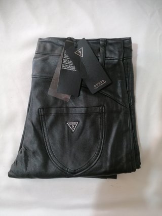 Regalo GUESS 55€ pantalones
