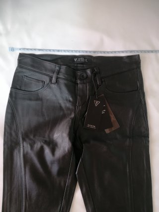 Regalo GUESS 55€ pantalones