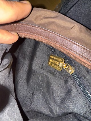 Borsa Moschino marrone con logo dorato
