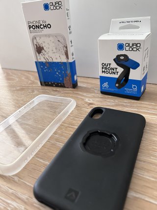 Quad Lock Bici + Funda iPhone XR + Poncho