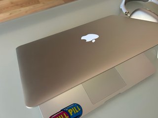 MacBook Air i5 8GB