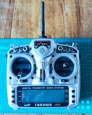 Emisora FrSky Taranis X9D Plus
