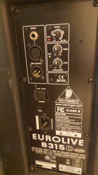 Altavoces Behringer Negros