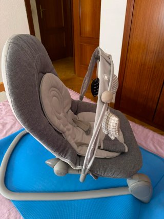 Silla bebé mecedora Chicco gris