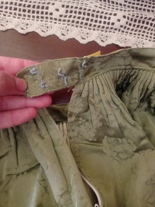 Falda Alicantina Verde Oliva Talla Única