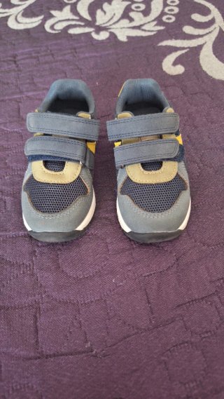 Zapatillas niño talla 24 sin estrenar