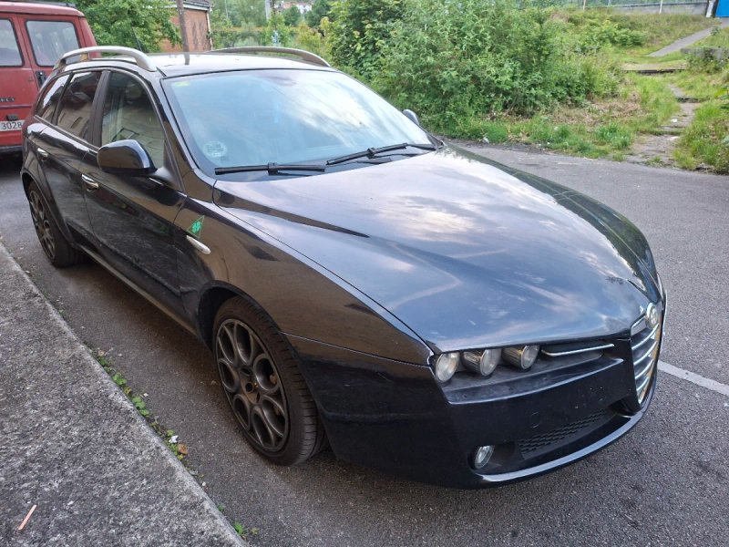 Alfa Romeo 159 2009 - foto 1