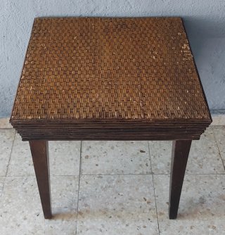 Mesa auxiliar mimbre y madera