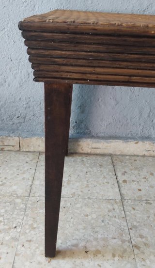 Mesa auxiliar mimbre y madera