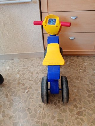 Moto pequeña infantil niño/niña buen estado