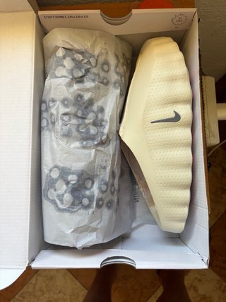 Sandalias Nike Blancas y Beige, Talla 43