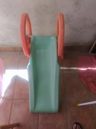 Tobogán de plastico infantil