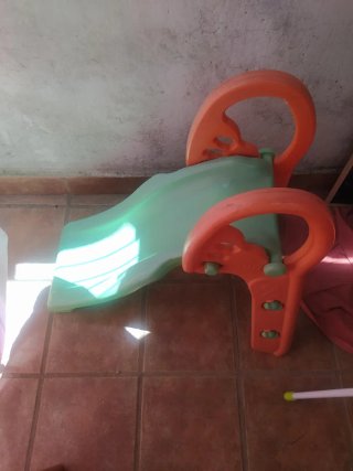 Tobogán de plastico infantil