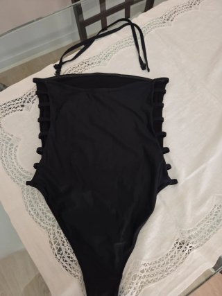 Bañador negro con tirantes extraíbles