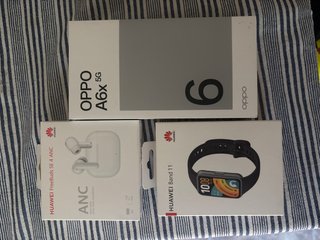 Móvil,auriculares,reloj inteligente