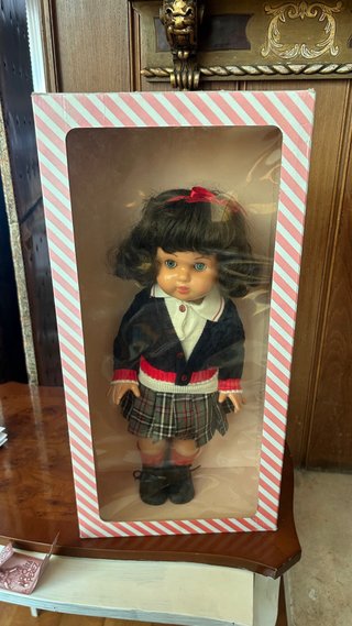 Muñeca Mariquita Pérez con Libro de Familia