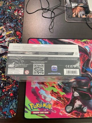 Pokémon ETB Scarlatto & Violetto - Evoluzioni Pris