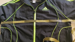 Chaqueta deportiva Adidas negra y verde